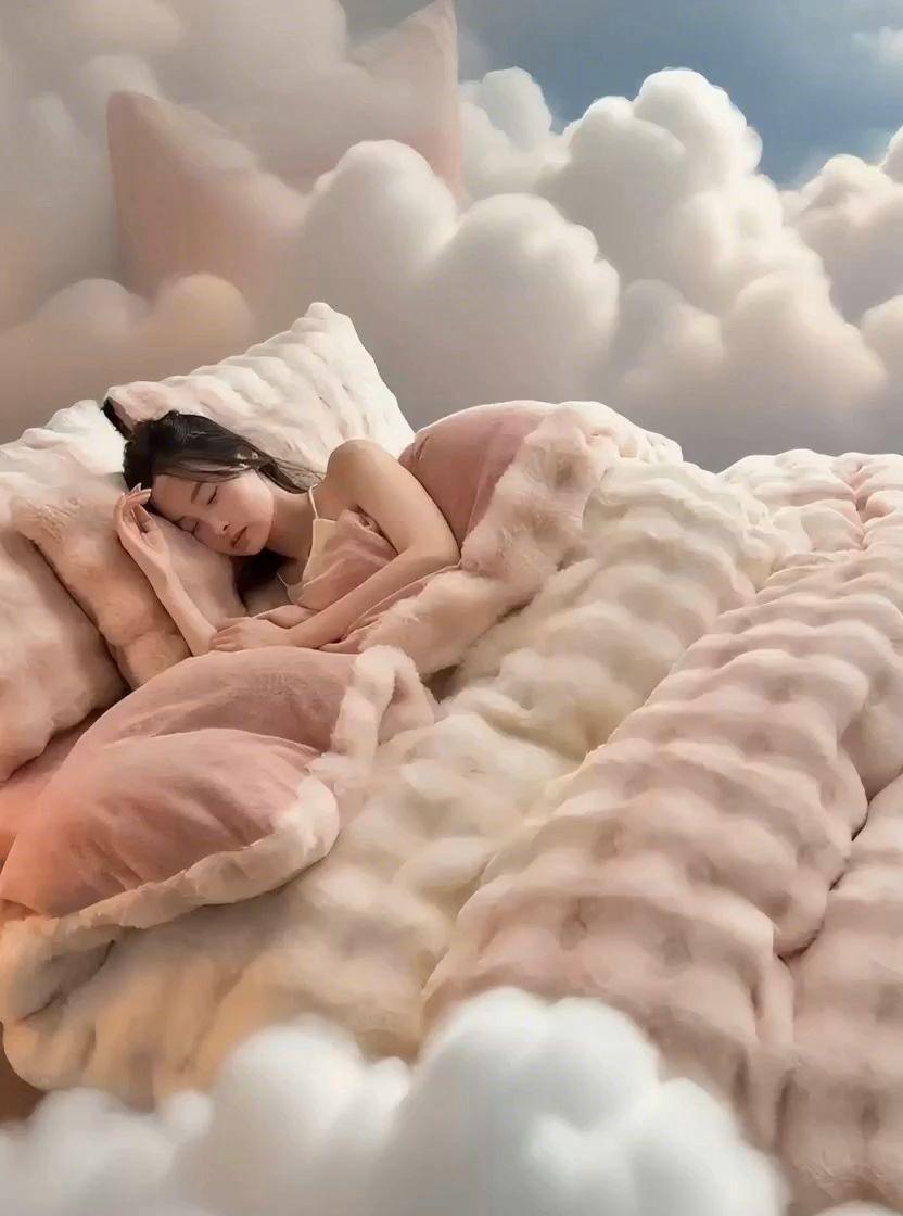 牛奶绒四件套。宝子们,我真的太爱这款牛奶绒四件套了😍!它不仅柔软保暖,颜值还超高!简约时尚的设计,柔和的色调,能轻松搭配各种家居风格,放在卧室里瞬间提升格调。而且做工精细,缝线整齐,没有一根线头,拉链也很顺滑,细节之处尽显品质。真的是既有颜值又有品质,爱了爱了。#牛奶绒四件套 #颜值担当 #品质之选