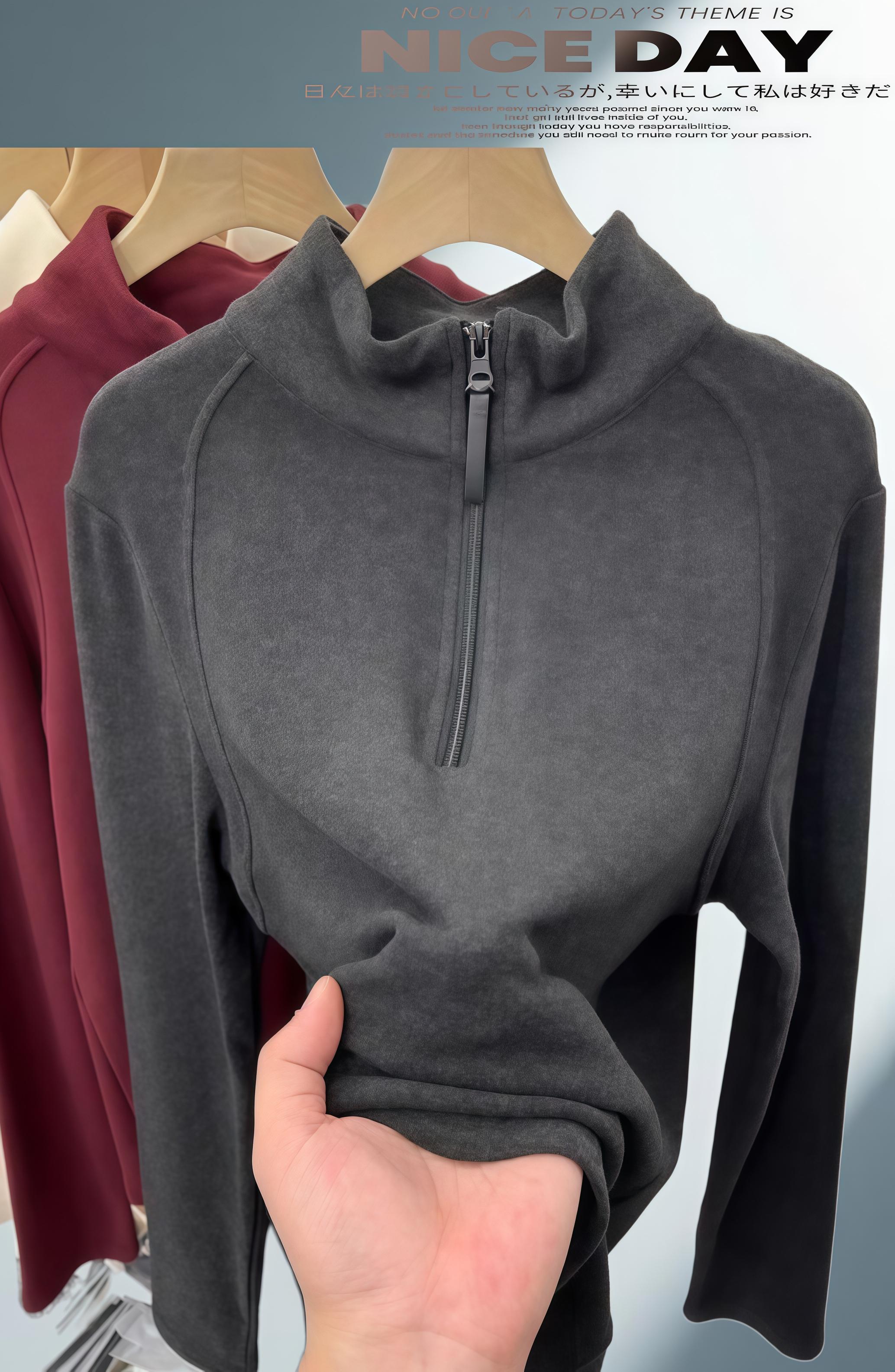 被问爆的秋冬续命内搭找到了!就是这件双面澳绒打底衫,藏肉显瘦一把手! “重点夸夸面料:棉的重点配比,恒温锁温还透气,久坐也不闷汗,关键不起静电,穿脱超安心。半拉链立领可盐可甜,拉上是温柔小姐姐,拉开更显层次感。” “从室内办公到雨天逛街,一件搞定所有秋冬搭配,这才是秋冬该有的万能搭子!#韩系穿搭 #显瘦穿搭 #谁穿谁好看 #保暖又好看 #秋季穿搭 @DOU+上热门 @抖加🔥上热门🔥dou+🔥热点宝