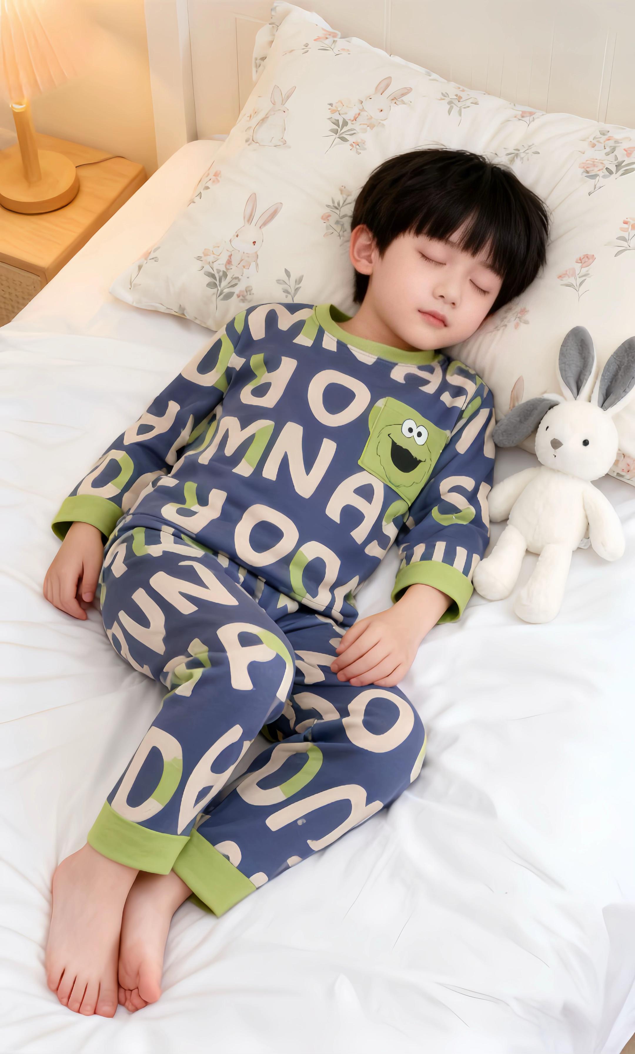 “陪你长大的第三年,不是两三天也不两三个月,是春夏秋冬来回交替的三年。”#母爱 #宝妈情感共鸣 #贴身衣物 #儿童家居服 #睡衣家居服 @抖加🔥上热门🔥dou+🔥热点宝