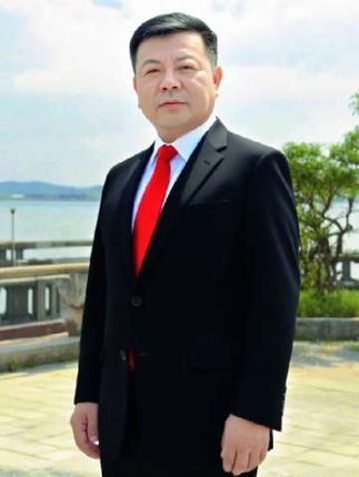 #上热门🔥🔥🔥找话题 #我要上热门🔥 #上热门 #中年男士 #正装控