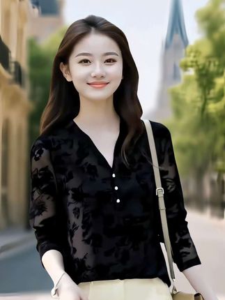 #减龄显瘦穿搭 #洋气小衫#无限回购的宝藏单品 #早秋穿搭三分钟出门不是梦#说好的随便穿穿去看秀