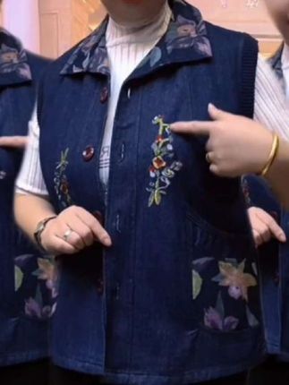 #女装穿搭 #秋季新款刺绣牛仔马甲