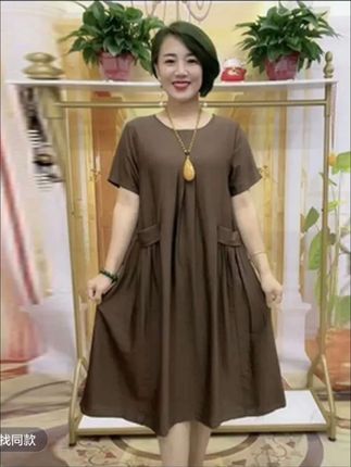 夏季新款中年妈妈加肥加大时尚休闲百搭减龄双侧净色大板兜连衣裙#女装#连衣裙#妈妈装#中年穿搭#夏季新款