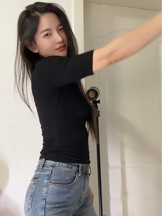 简简单单#牛仔裤穿搭 #卡点 #浅跳一下