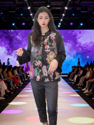 #新中式穿搭#国风马甲#春秋新款 #高级穿搭 @DOU+小助手