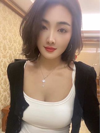 人的真心只有两次 一次是什么都不懂 一次是什么都懂了…