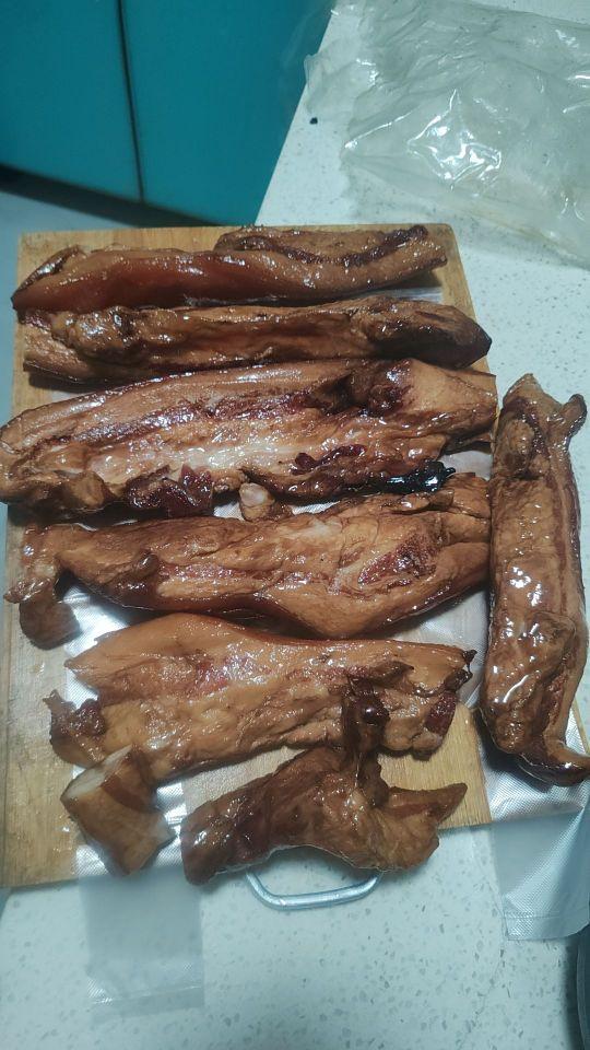 明显的是脖子上的还有淋巴结的肉,没有一块是五花肉,杀猪的刀口都还在,#我在抖音买买买