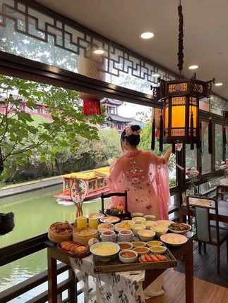 国庆总要和好朋友来趟南京吃蟹全宴吧 #南京美食 #寻味烟火气