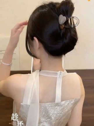 #头饰发饰 #精致女人必备 #美出高级感 #抓夹 #优雅气质