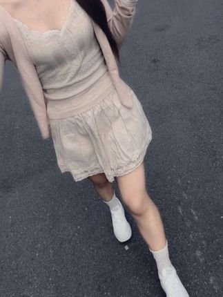 衣服穿在身上才漂亮,钱给你花才是你的,至于他住的什么房子,开什么样的车和你没有任何关系,握在自己手里的才是真的,希望所有女生都能在30岁之前都懂这句……#穿搭#上热门 #热门