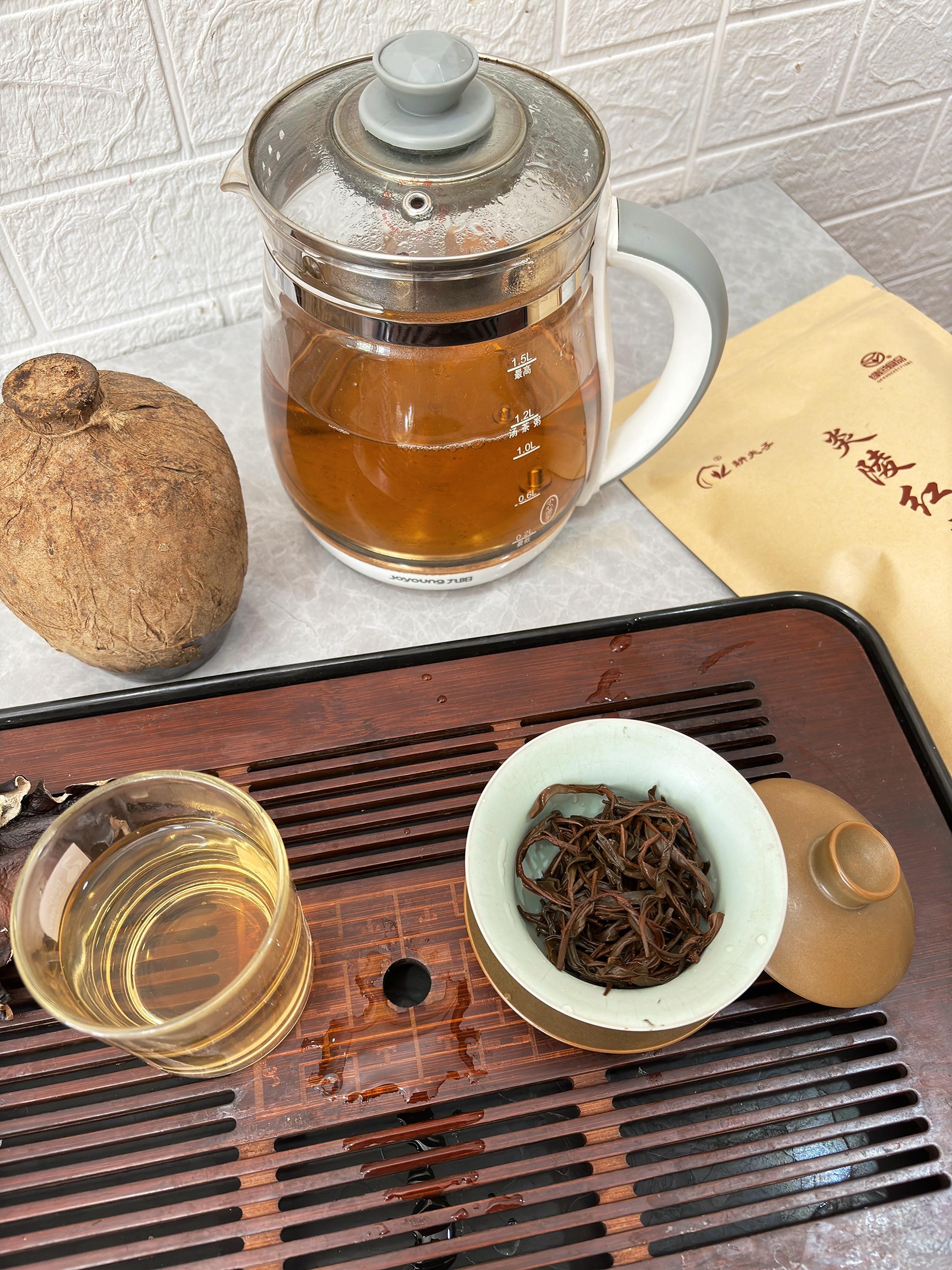 唯有喝茶的时候不吝啬。#真实生活分享计划 想不到还有这么接地气的红茶,太真实了
