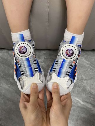 炫酷的奥特曼发光运动凉鞋,上脚超酷超帅气,没有哪个男孩子会不喜欢吧,趁商家破价冲销量,妈妈们快安排 #奥特曼 #儿童发光鞋 #发光凉鞋 #夏季凉鞋 #品质好鞋