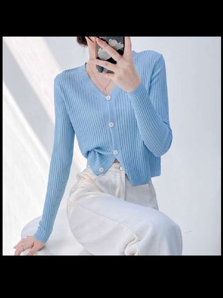 #秋款百搭打底衫 #冰丝防晒开衫女夏季短款长袖薄外搭配裙子披肩上衣空调衫针织外套#秋季新款百搭外披针织衫#