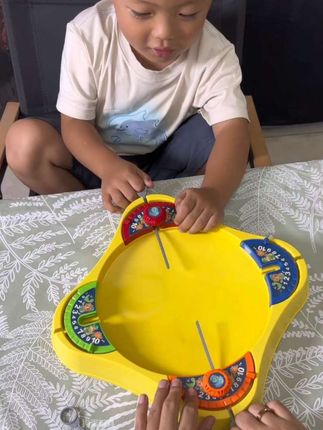 孩子最近手机不玩了,电视不看啦,一放学到家就玩这个陀螺玩具,玩的可开心啦#陀螺#陀螺玩具#陀螺对战#亲子互动#儿童玩具