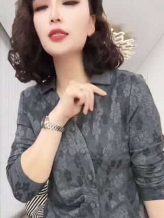 2025秋季新款气质时尚洋气扎染翻领印花长袖设计感女士上衣#741