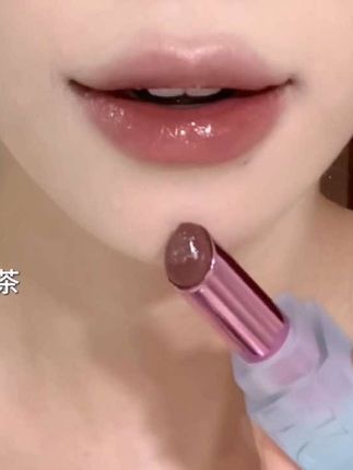 啊啊啊冰美人的感觉谁懂!秋日统治色来啦 #口红试色 #平价彩妆 #秋冬口红 #镜面口红 #uhue