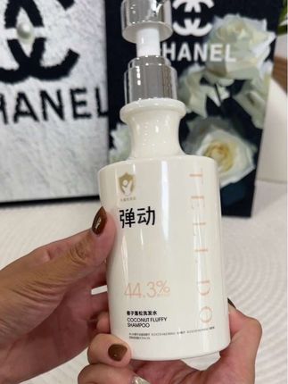 姐妹们平时细软塌还出油的有福了、这款#弹动椰子蓬松洗发水,让你实现高颅顶,洗完一整个香香的滑滑的#洗发水