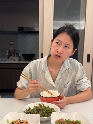 当妈后24小时待命,干啥啥不成,睡觉都得睁只眼#独自带娃#夫妻 #带娃#内容过于真实 #当妈后