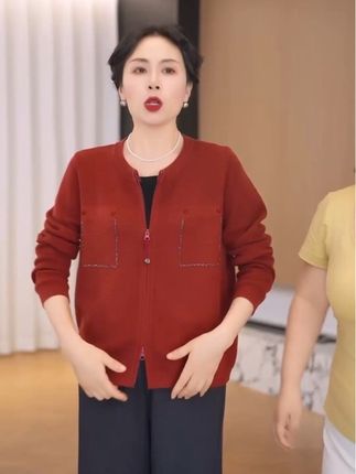 妈妈秋装针织打底小衫2025新款中老年女装端庄大气长袖上衣50多岁#女装 #穿搭 #强烈推荐 #打底衫 #妈妈装