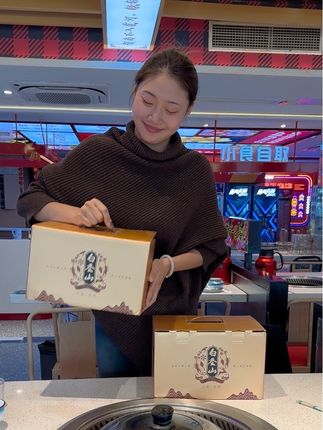 东北特产人参枸杞酒,纯粮酿造,入口棉柔,好喝又健康!一箱6瓶,每瓶半斤酒,42度52度可选! #酒 #人参枸杞酒