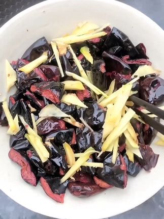 #乡村味道 黑榄角,你们家乡有这种植物吗?儿时餐桌上的美味#分享家乡特产 #下饭菜 #儿时味道