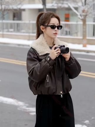 【毛绒大翻领加绒:/ 加厚保暖皮衣外套女2025秋冬新款宽松显瘦上衣】#女性穿搭 #引领时尚潮流 #生活服务热点中心 #明星穿搭回归现实生活