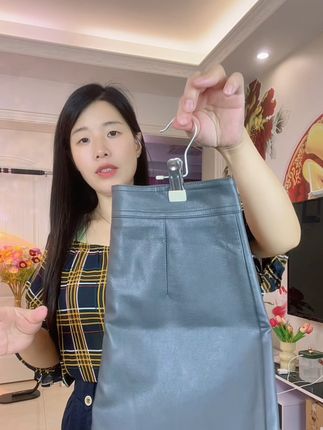 【2•9/10个】裤夹子家用无痕不锈钢多功能带挂钩裙子裤子收纳衣架#超便宜超划算 ,有了这个裤夹子,裤子裙子就不用再叠放在衣柜里了,也不用到处去找了,挂在衣柜里整整齐齐的一目了然 拿取也非常方便,太实用了#裤夹子 #多功能夹子 #夹子挂钩 #裤子收纳