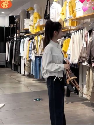 秋季时尚一整套女装2025新款抽褶短款宽松外套牛仔阔腿裤两件套#短款外套#洋气百搭#谁穿谁好看