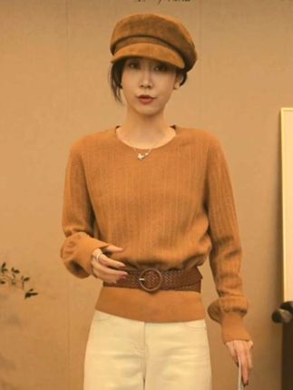 @CHENSMCHEN品牌10.10皮草节 CHENSMCHEN 绵羊毛圆领长袖针织衫女简约宽松显瘦上衣CSZ8631YW#今天穿什么 #ootd穿搭 #高级感穿搭 #羊毛衫 #柔软舒适