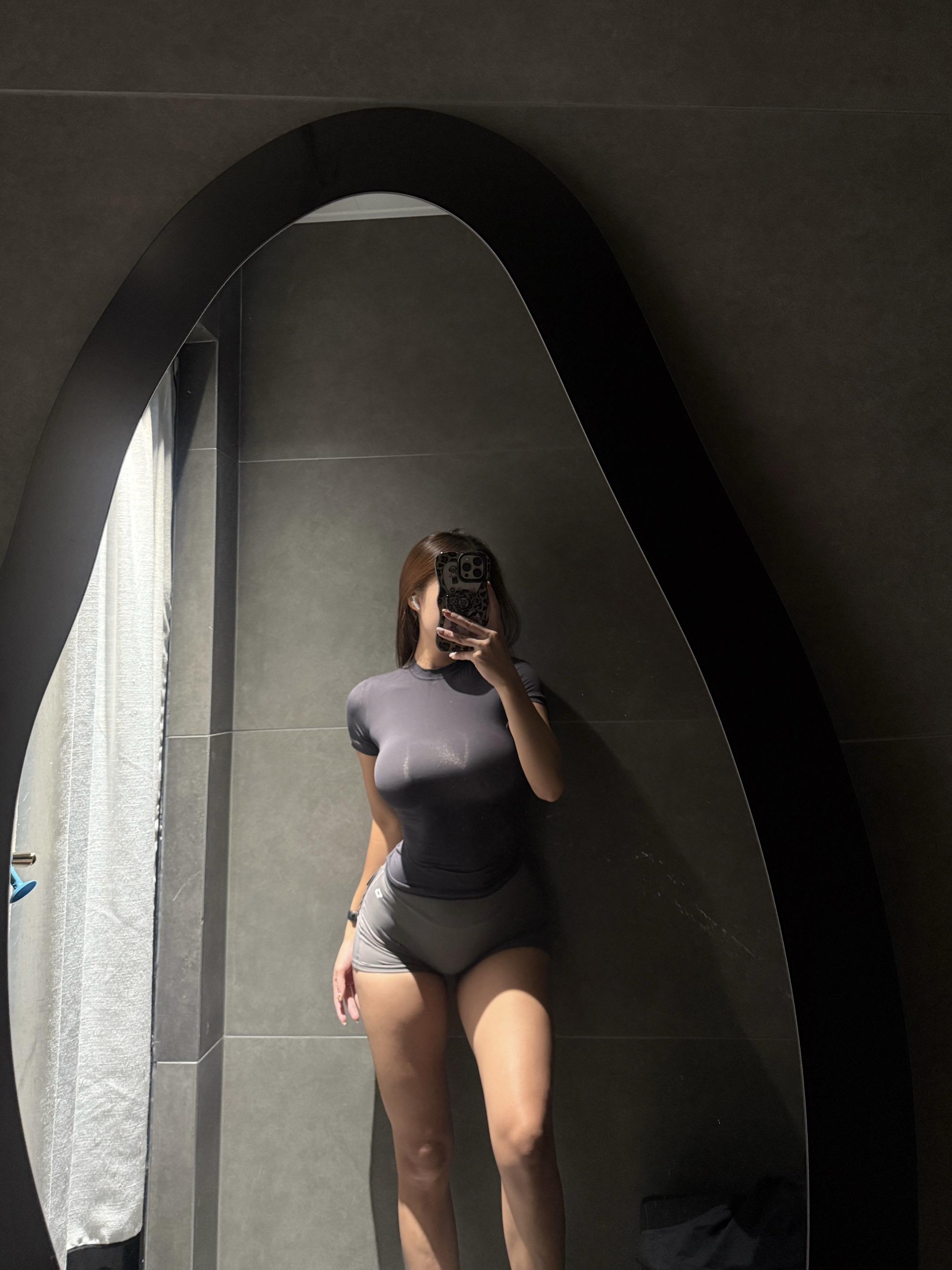 谢谢你的浏览 确实很有品。#健身女孩穿搭 #健身房日常 #见人不如健身 #ootd穿搭