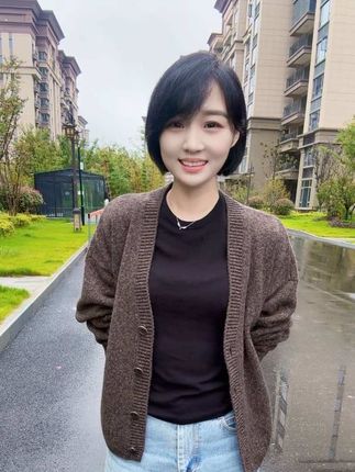 天真的冷了,希望心是热的吧