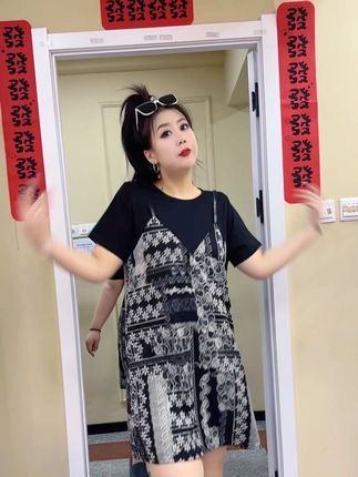 宽松剪裁藏肉超厉害,图案错落有致,视觉上疯狂显瘦💥#大码女装搭配#连衣裙穿搭#显瘦穿搭 #夏季穿搭