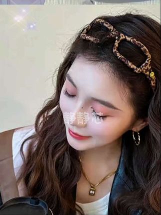 一个小发箍时尚百搭#发箍 #饰品 #发饰发夹 #网红发饰 #爱美是女人的天性