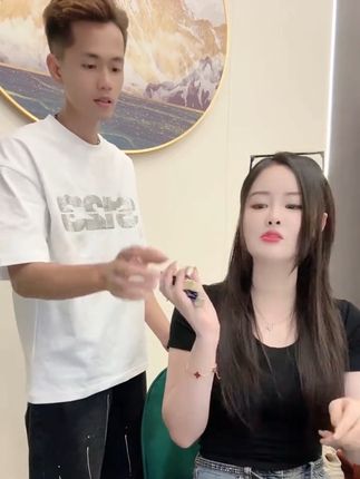 #依蜜蔻 #温变唇膏 @依一家 #强烈推荐