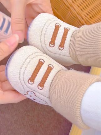 寒从脚起,宝宝在家有一双家居鞋,穿着轻便,保暖舒服又不会掉!#学步鞋 #宝宝鞋子 #便宜又好穿 #婴幼儿学步鞋软底 #宝宝鞋