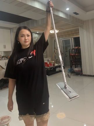 最后一回合啦,拖干净了,心情真好,我拍的是50和90的,大的小的都有,拖地好轻松#家政小姐姐都在用的拖把