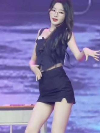 #什么叫萌脸烧 #周诗雨#奕琦周游世界 什么叫萌脸烧?