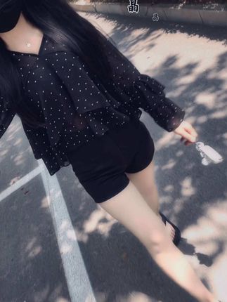 “不求人好感,不予人难堪,心有主见,笑对人间”#穿搭