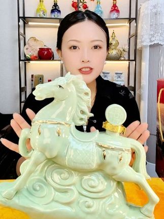 杏花村马上有钱收藏酒 景德镇高端陶瓷和杏花村美酒联合打造的经典美酒,53度黄金度数,清香型白酒,三斤装的酒水,收藏摆柜,送人送礼,真的是太合适了!#白酒 #杏花村 #好喝不贵 #好酒推荐 #酒