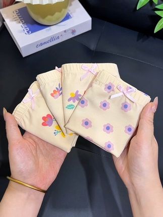 超柔舒适的A类纯棉小底裤来啦~面料软糯亲肤,弹力大不紧不勒,图案花色好好看,好穿不贵,快给孩子安排一组吧#女童短裤 #女童内裤 #纯棉内裤 #超便宜超划算 #在抖音入手的好东西