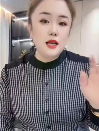 #大码衬衫女#洋气减龄 #穿出自信穿出美丽