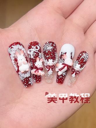 冬日小兔
#美甲 #美甲教程 #红色美甲 #秋冬美甲 #小兔美甲