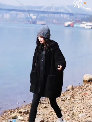 2025新款爆款连帽夹棉上衣小个子高级感炸街仿羊羔毛棉衣外套女#今日穿搭 #外套穿搭 #酷女孩穿搭 #欧韩穿搭 #韩系穿搭