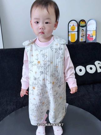 宝宝睡觉爱踢被子又不爱穿睡袋,赶紧入手了这种专门睡觉穿的马甲背心裙,不闷不着凉活动自如、比普通防踢睡袋好穿多了!#儿童防踢被 #防踢睡袋 #宝宝踢被子 #防踢被 #儿童家居服