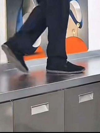 304不锈钢厨房免安装橱柜,整体都是不锈钢材质的,加宽加厚的台面,厨房橱柜,厨房家居