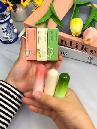 秋天的第一支#润唇膏 滋润保湿防起皮不干裂,买一发三,太爱了,有多种口味