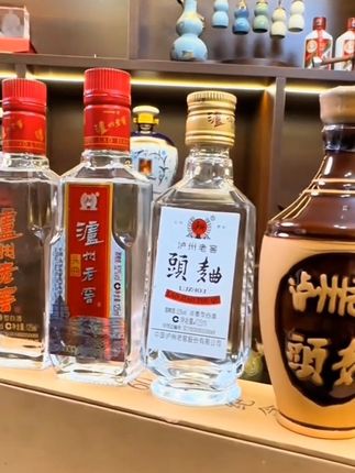 #品酒品人生 #以酒会友 #纯粮酿造 #好酒推荐 #泸州老窖头曲纪念酒