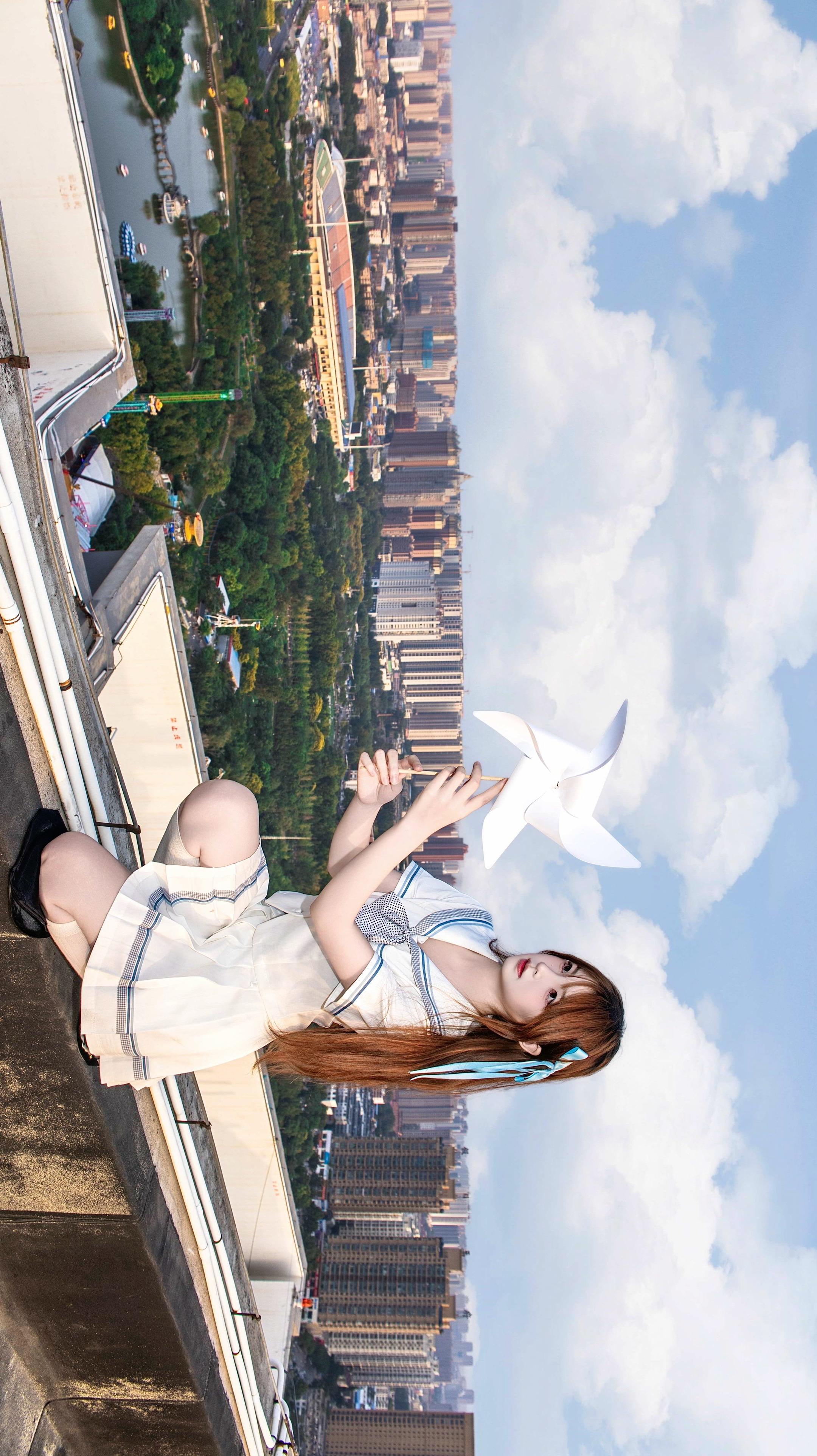 📷佳能 r62+适马 24-70f2.8 三代 🌟参数分享 光圈 f8 快门速度 1/250 焦段 35 白平衡自动 闪光灯纽尔 z2 补光灯图立方 100 瓦 后期像素蛋糕(要预设找我) 出镜@小只虾条卷 #佳能 #摄影写真#天台拍照 #闪光灯拍照