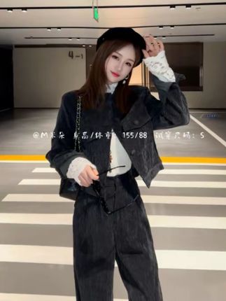 秋冬加厚新款灰色时尚轻奢绒感夹克套装3273女 休闲显瘦气质两件套#辣妹穿搭大赏 #高级感穿搭 #时尚搭配服装 #欧韩穿搭 #气场全开