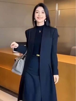 大码黑色中长款风衣外套女高级感女神范爆款秋季新款洋气修身大衣 #创作灵感 #秋季新款气质风衣 #时尚潮流穿搭